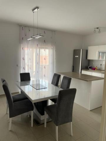 Apartman Visic 1692 Каштела Экстерьер фото
